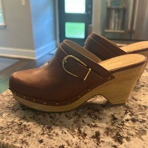 Veronica Beard Women Hendrix Leather Buckle Mule Clogs Hazelwood Brown Size 9.5